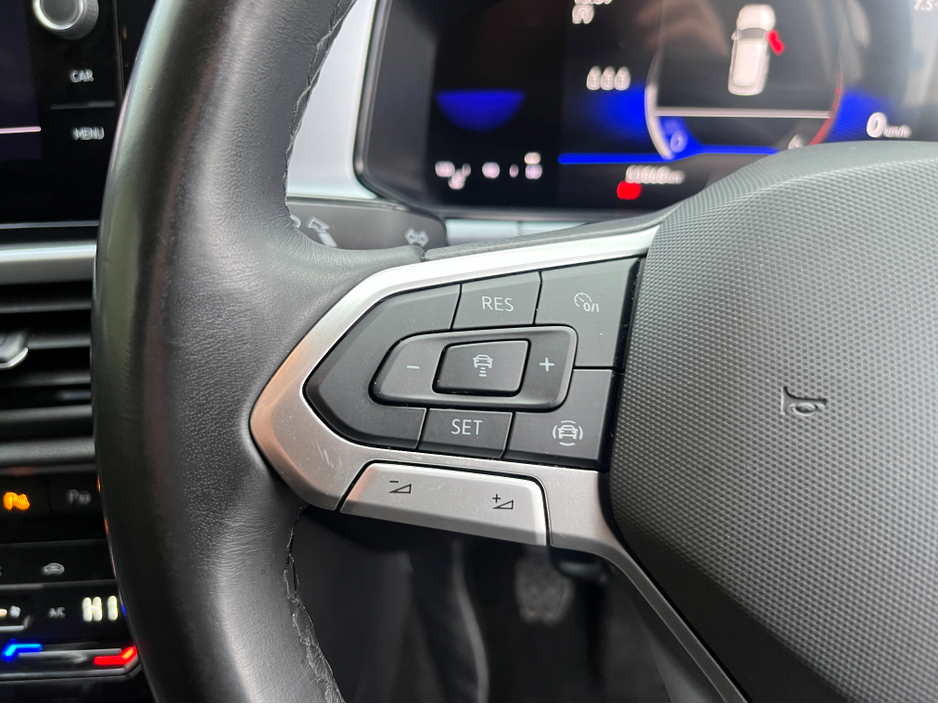 2023 Volkswagen T-Roc LIFE 2.0 TDI DIESEL €26,950