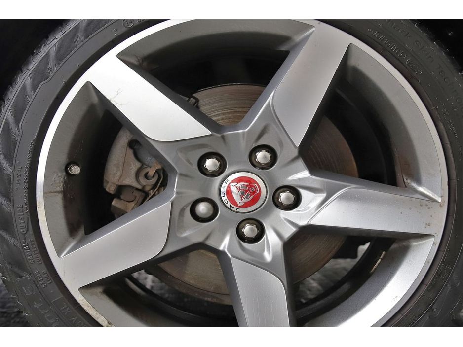 2017 Jaguar XE 2.0D R-SPORT 180BHP 6SPD €16,890