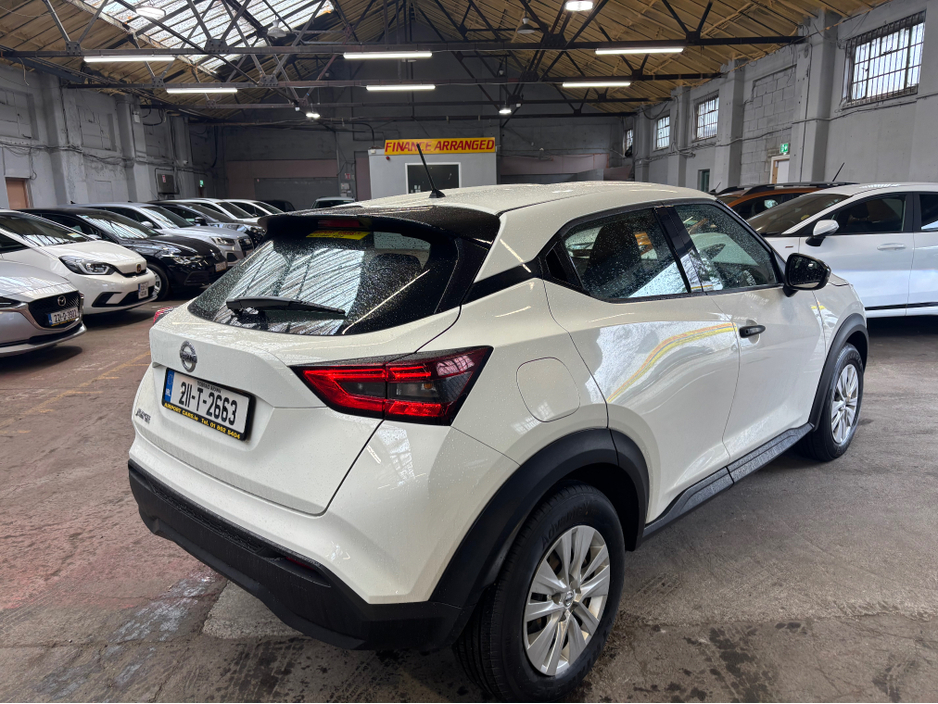 2021 Nissan Juke - image 10