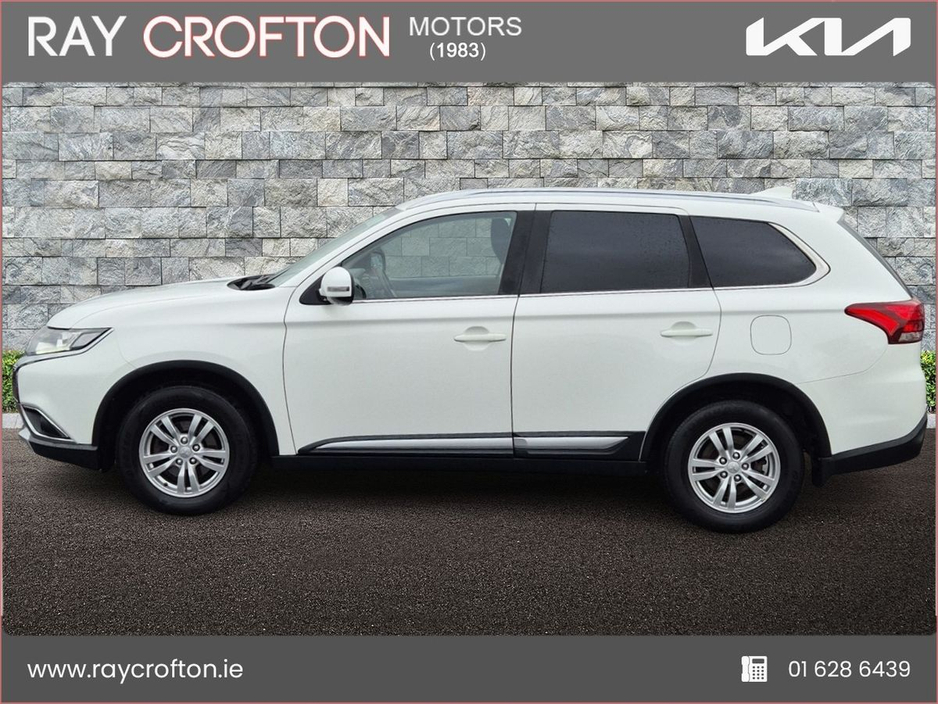 2020 Mitsubishi Outlander - image 5