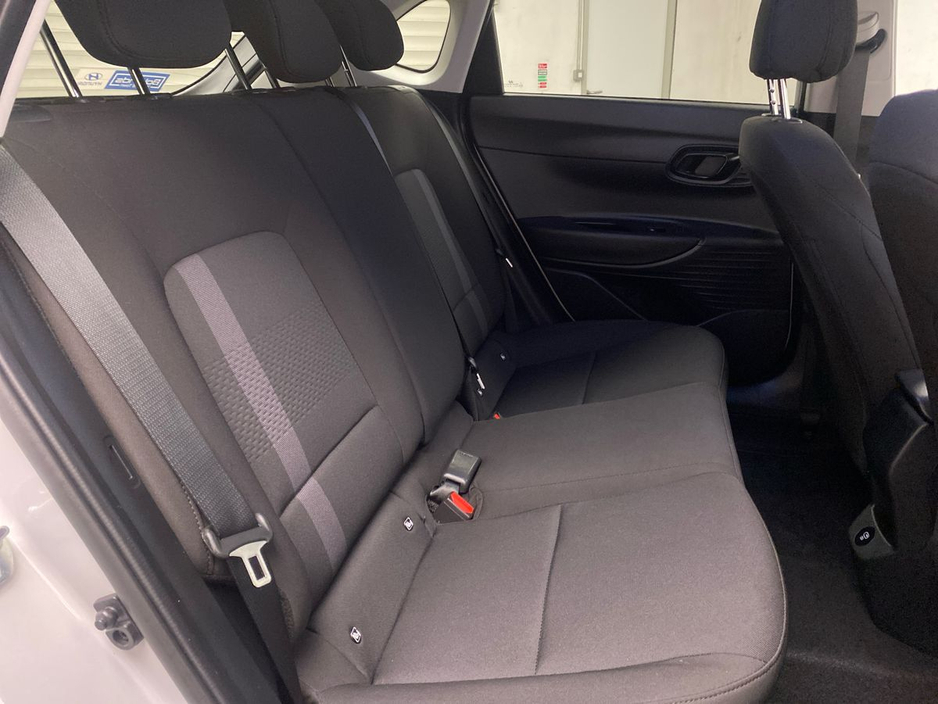2025 Hyundai i20 - image 10