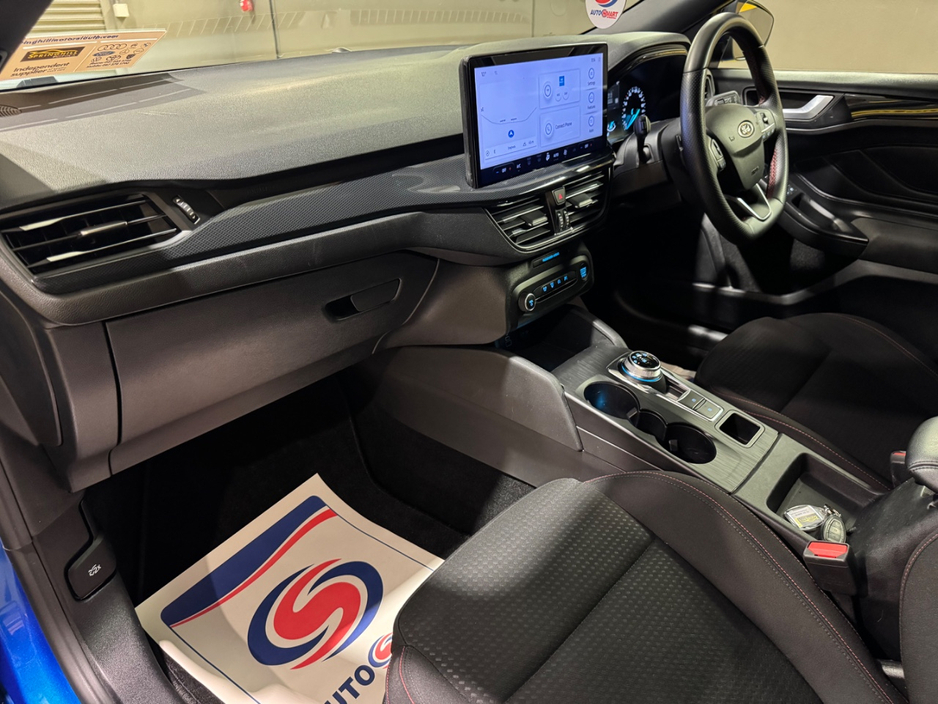 2023 Ford Focus - image 12