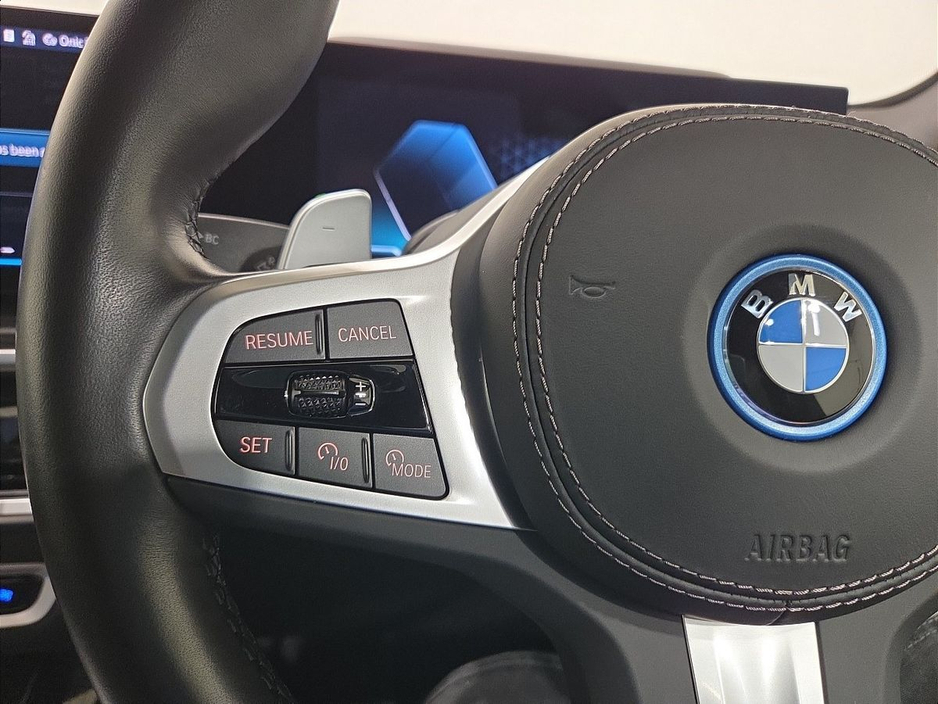 2025 BMW X5 - image 17