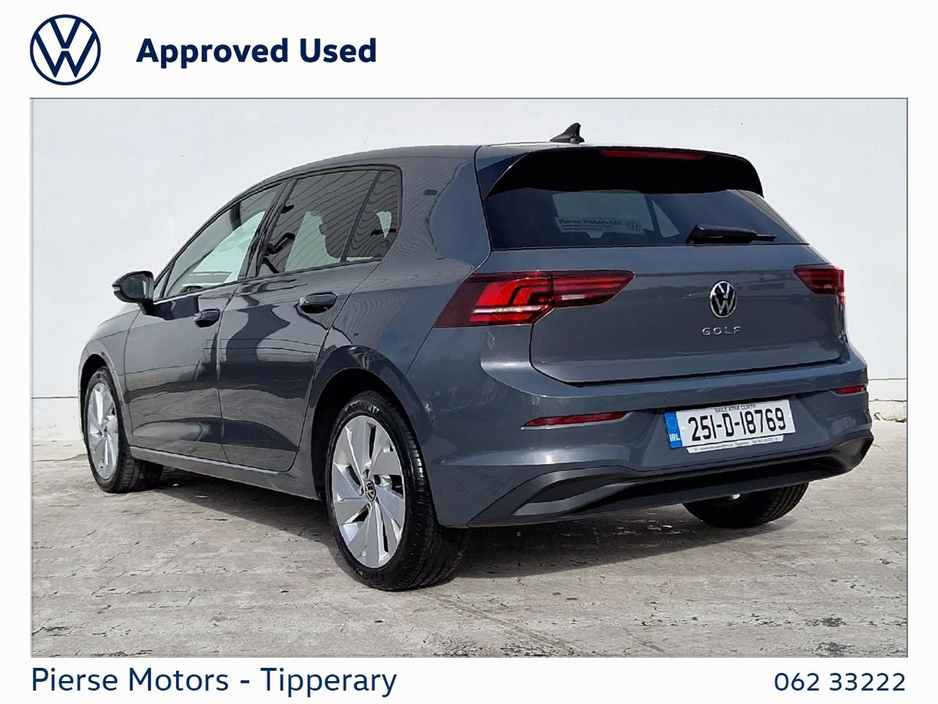 2025 Volkswagen Golf - image 3