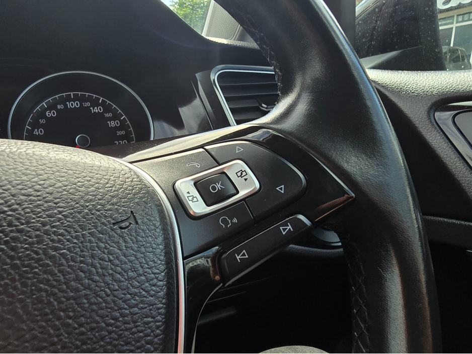 2015 Volkswagen Golf 1.4 TSI HI SPEC HIGHLINE EDITION * ALCANTARA SEATS * REV CAMERA - BLIND SPOT - REAR TRAFFIC ASSIST - SIMI DEALER -  BLUEMOTION €15,450