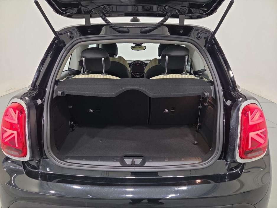 2024 MINI Hatch - image 13