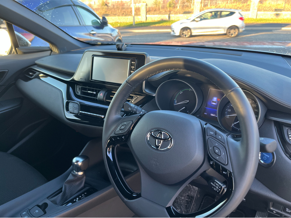 2018 Toyota C-HR 1.8 HYBRID AUTO VERY LOW KMS €19,450