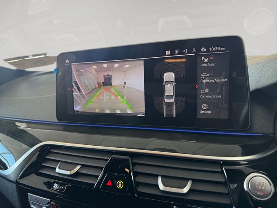 2022 BMW 5 Series - image 14