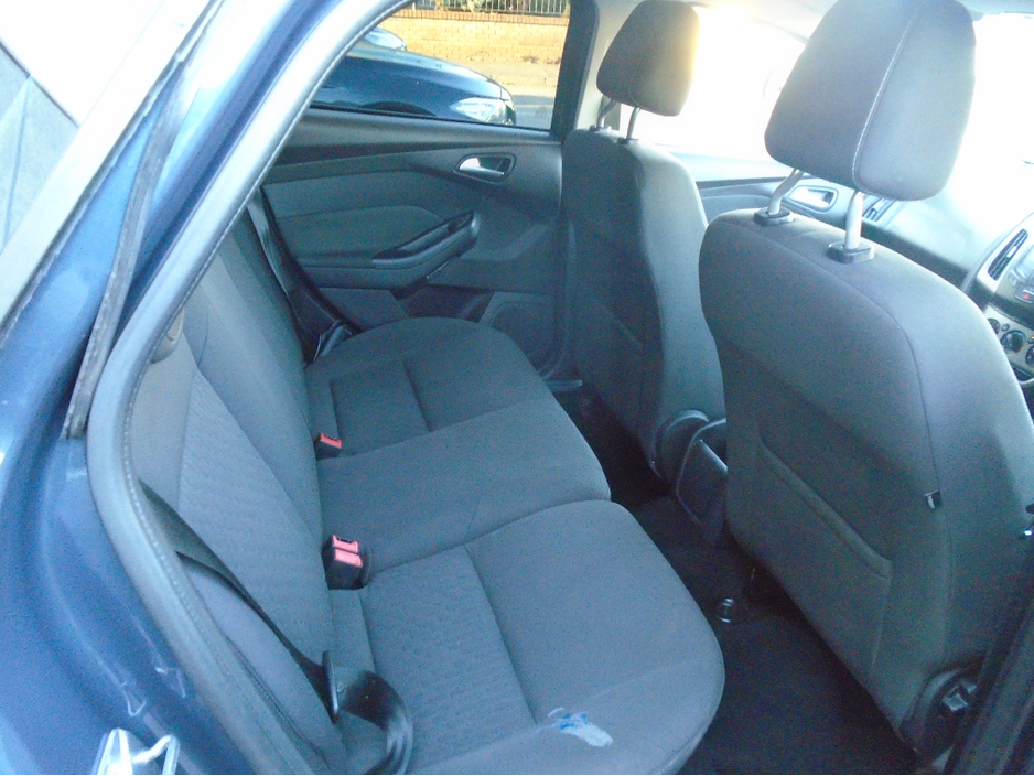 2014 Ford Focus - image 6