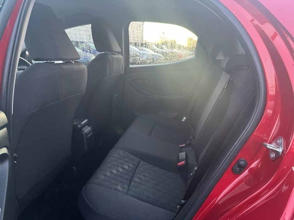 2024 Toyota Yaris YARIS HYBRID 1.5 LUNA €25,444