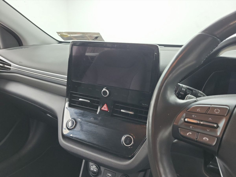 2020 Hyundai Ioniq - image 12