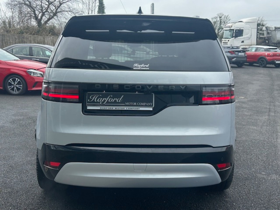 2024 Land Rover Discovery - image 8