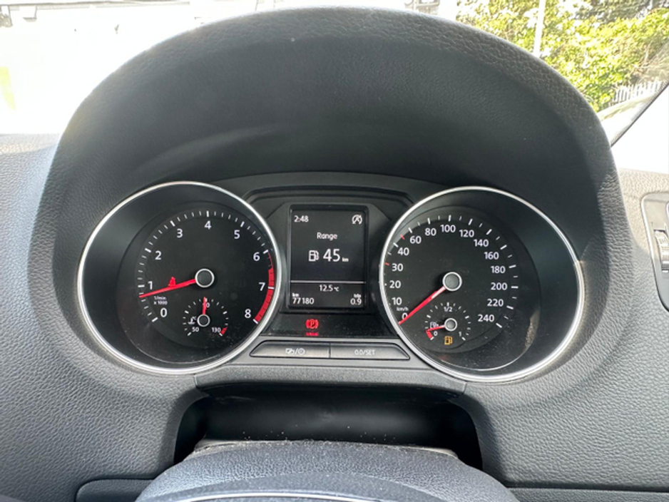 2015 Volkswagen Polo - image 18