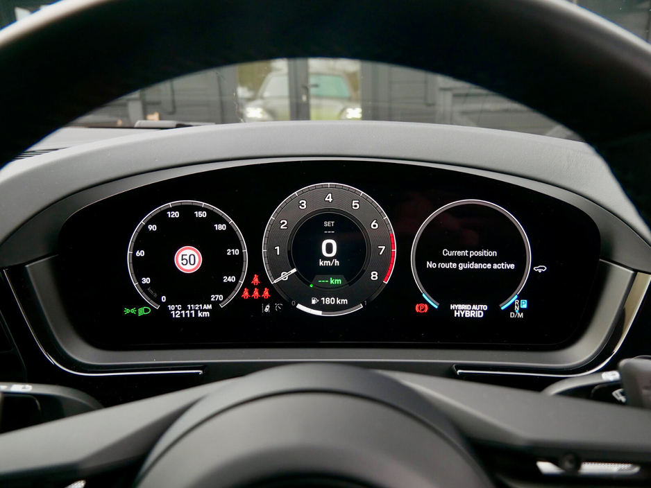 2025 Porsche Cayenne - image 18