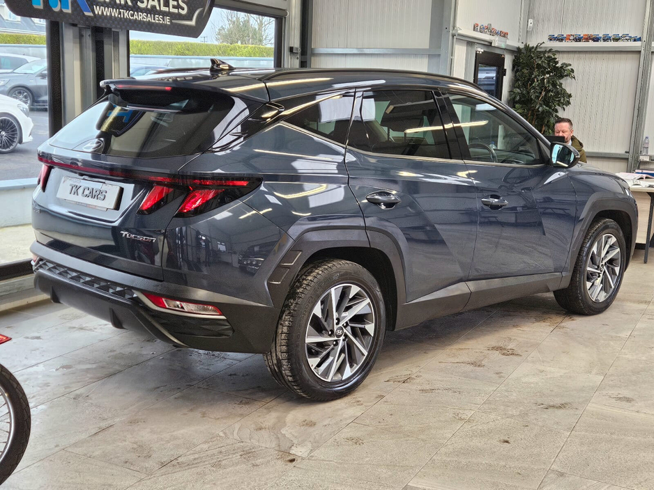 2021 Hyundai Tucson - image 3