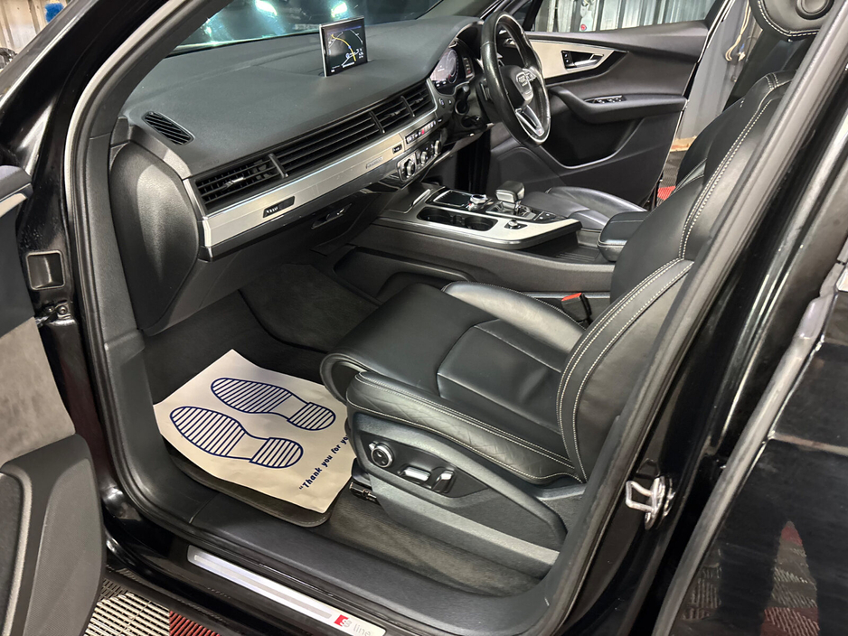 2015 Audi Q7 - image 19