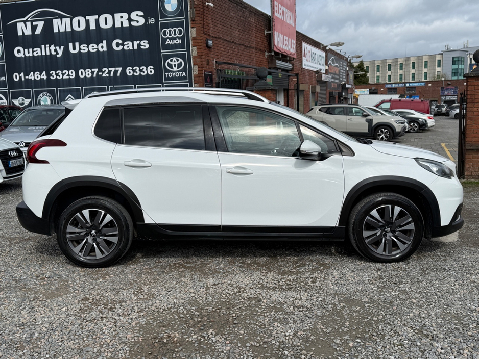 2016 Peugeot 2008 - image 2
