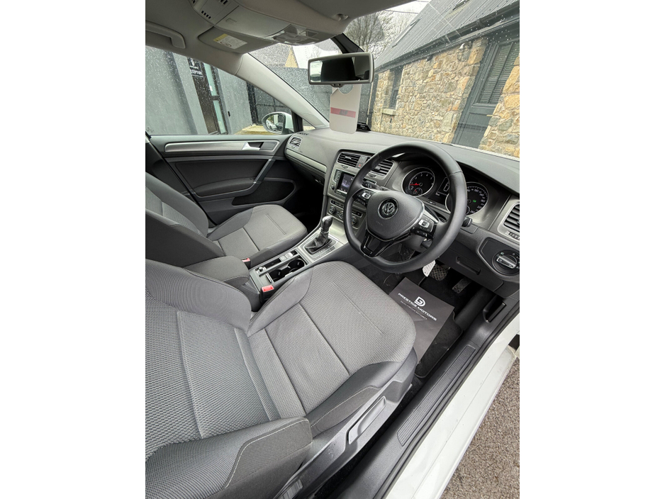 2013 Volkswagen Golf - image 7