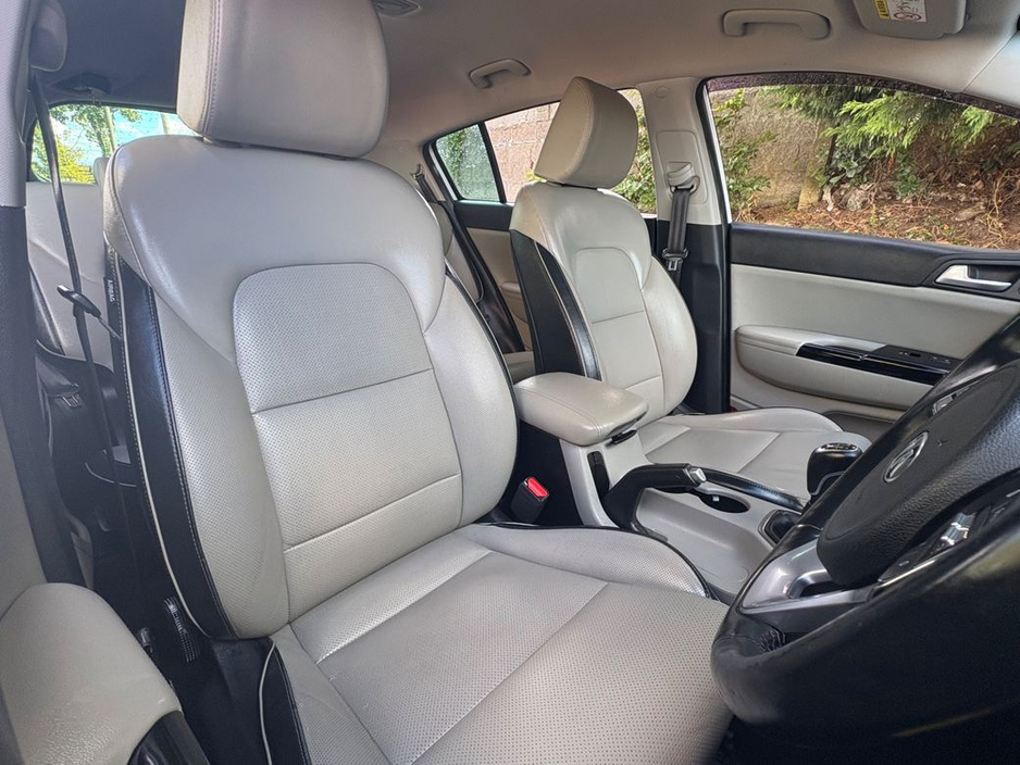 2019 Kia Sportage - image 8