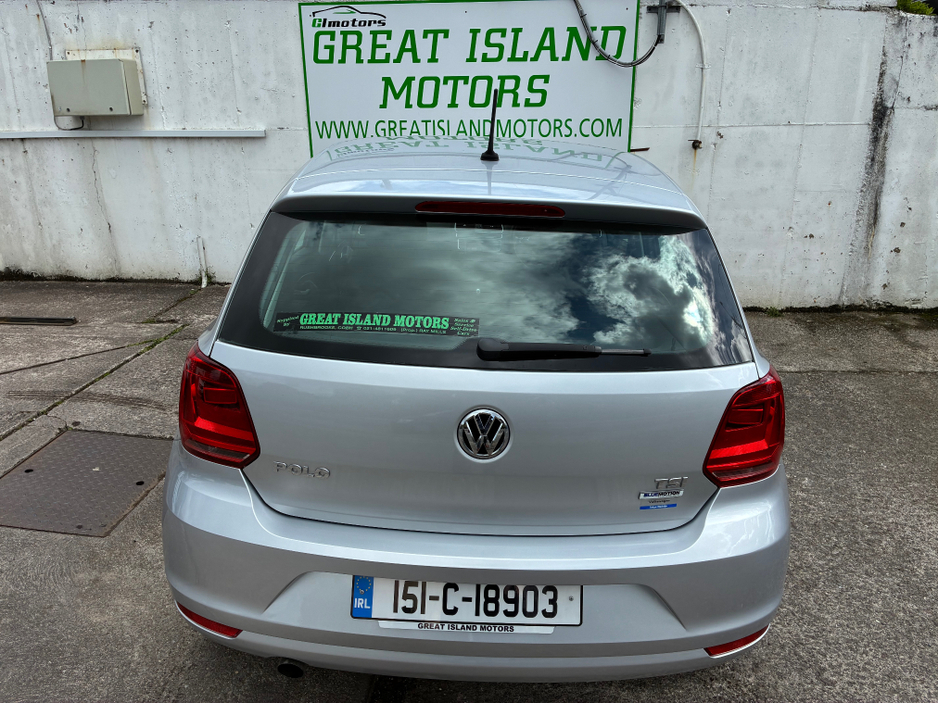 2015 Volkswagen Polo - image 2