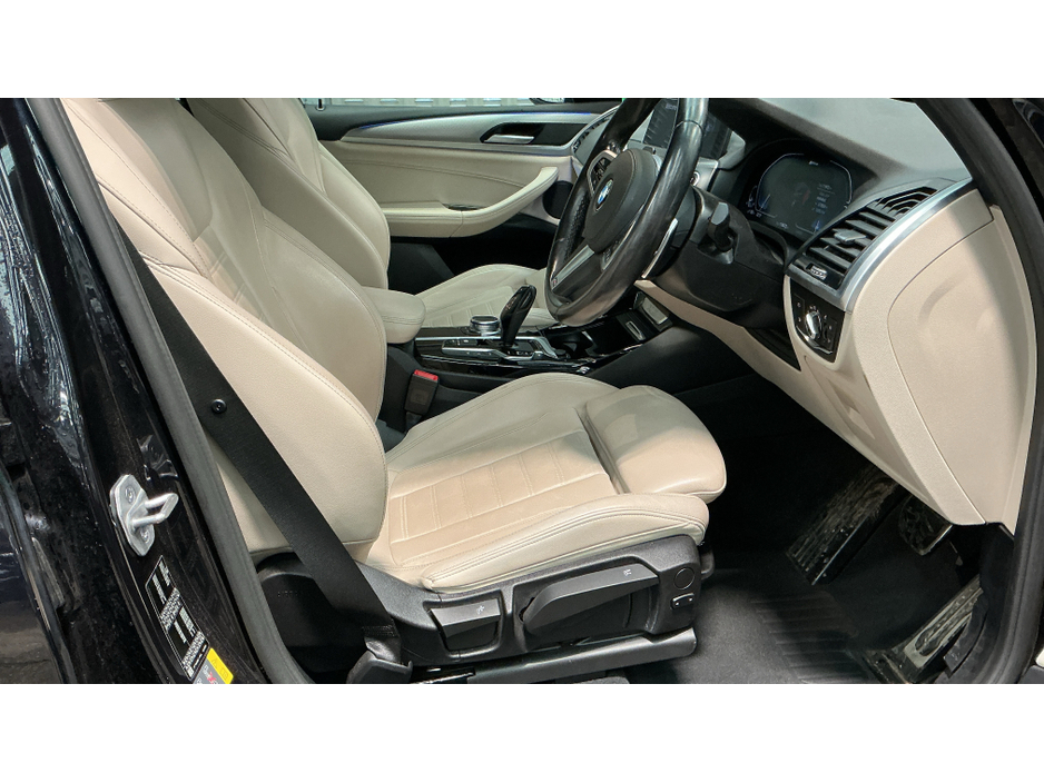 2021 BMW X3 - image 3