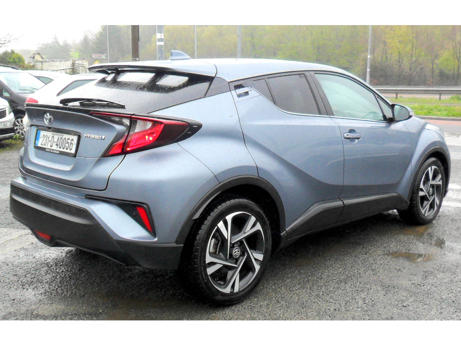 2023 Toyota C-HR - image 5