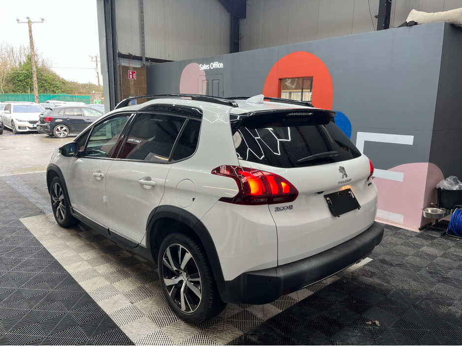 2019 Peugeot 2008 - image 4