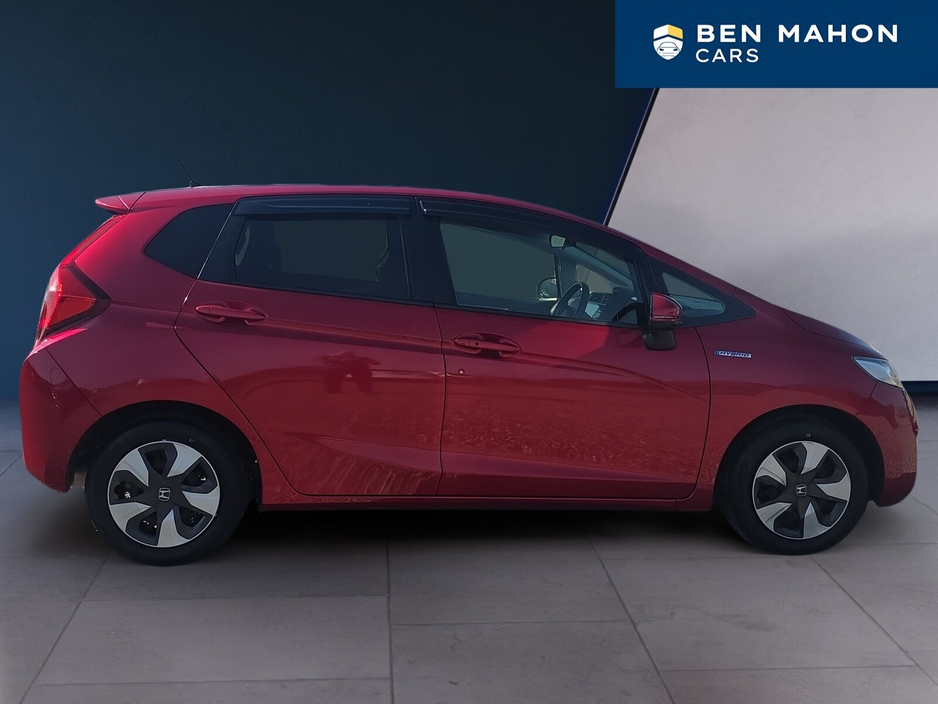 2017 Honda Fit - image 6