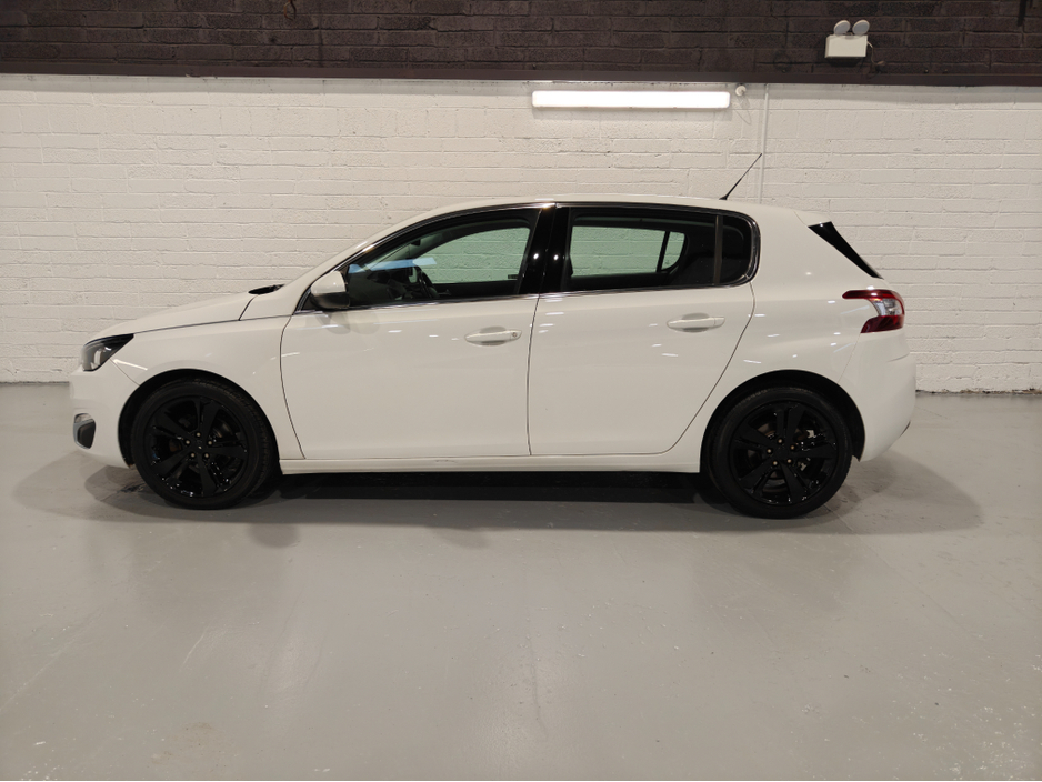 2016 Peugeot 308 ALLURE 1.2 110 4DR €7,995