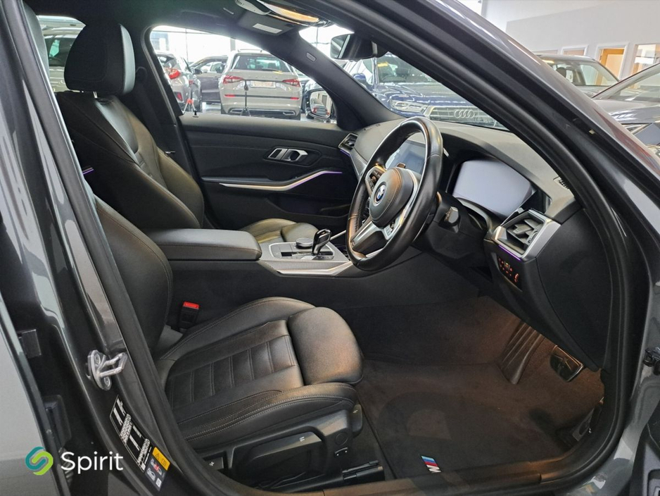 2022 BMW 3 Series - image 20