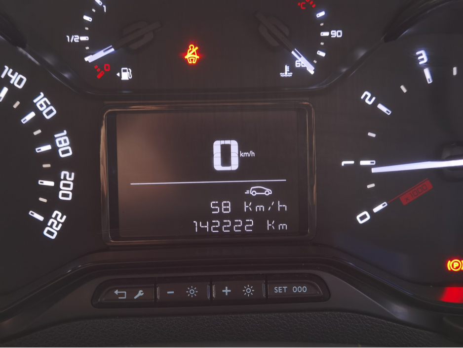 2022 Citroen Berlingo - image 13