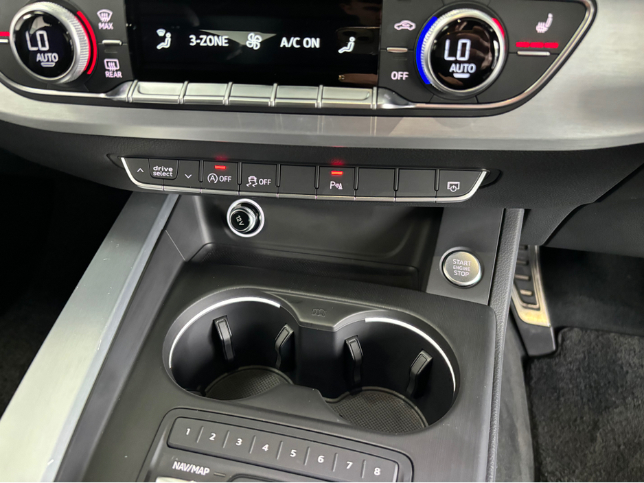 2017 Audi A4 - image 12