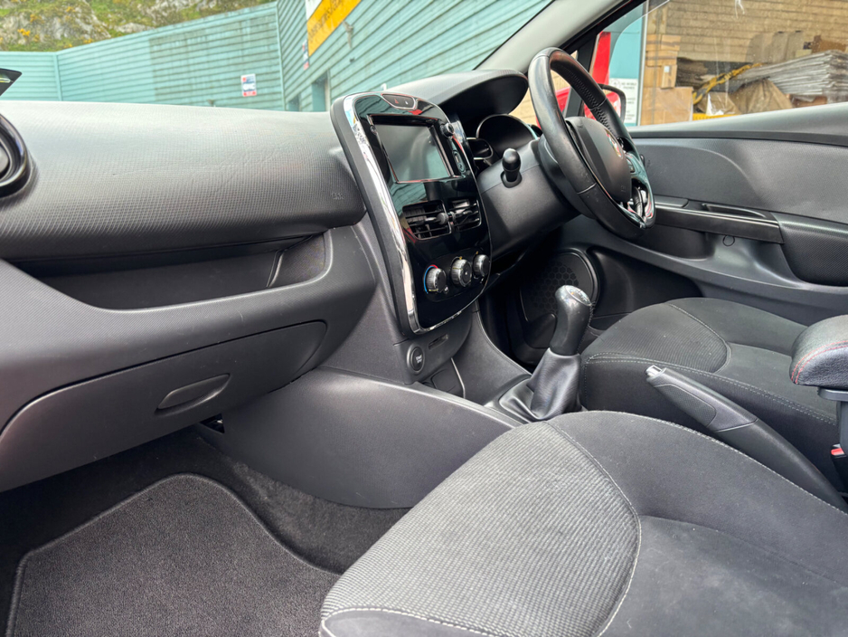 2014 Renault Clio - image 11