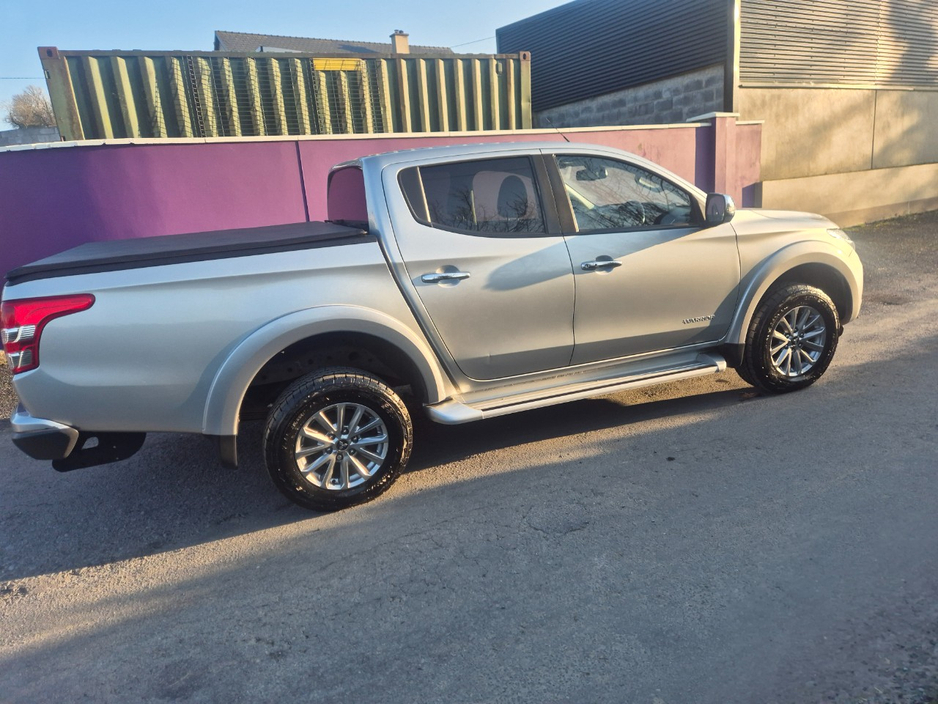 2019 Mitsubishi L200 - image 4
