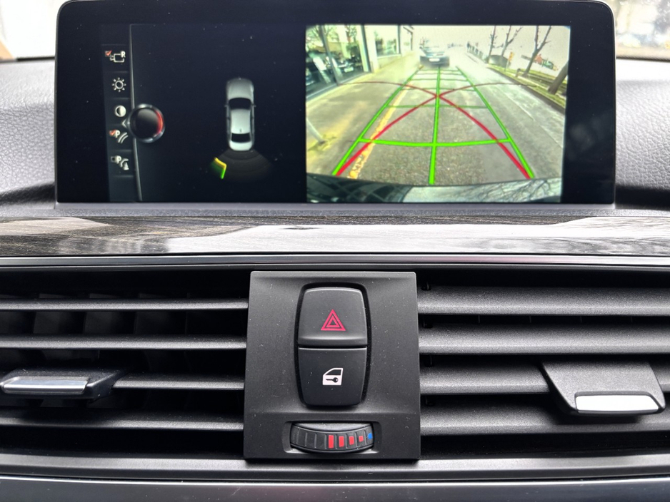 2016 BMW 3 Series - image 9