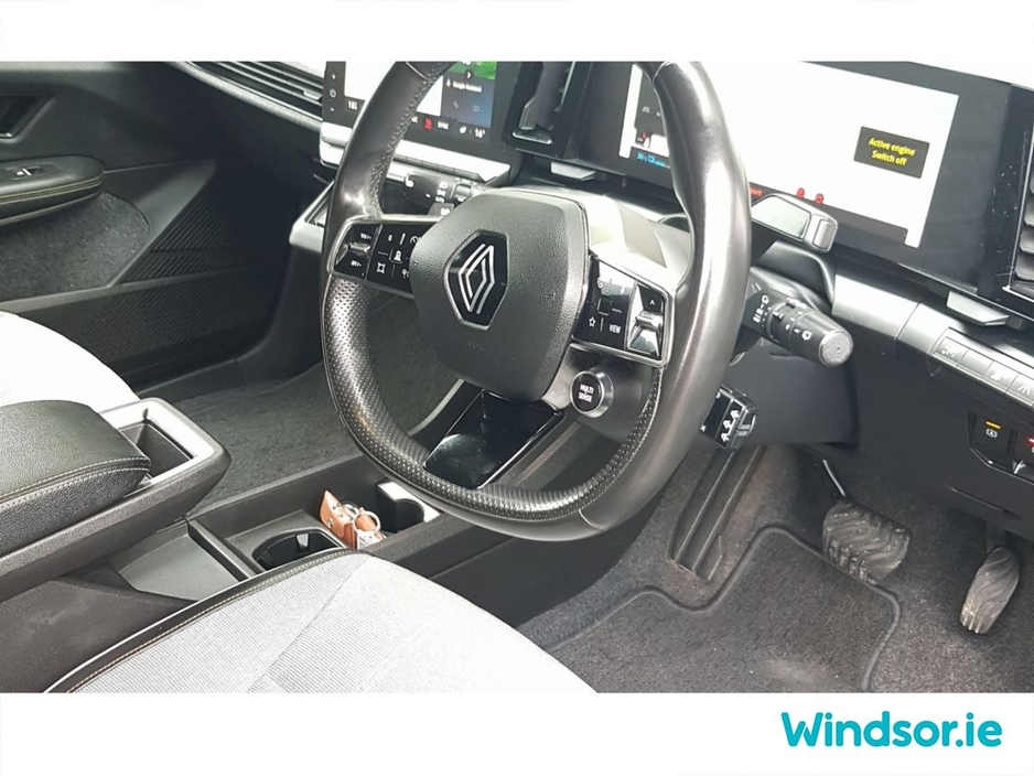 2023 Renault Megane E-Tech - image 10