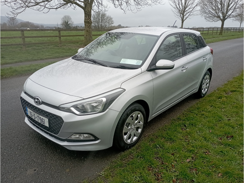2015 Hyundai i20 - image 8