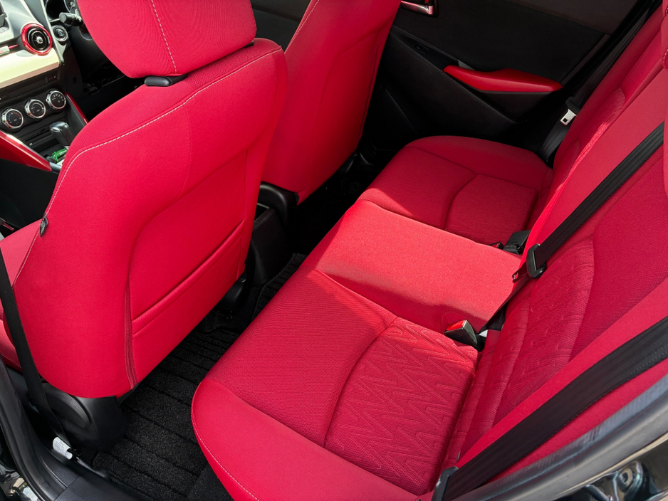 2015 Mazda Demio - image 11