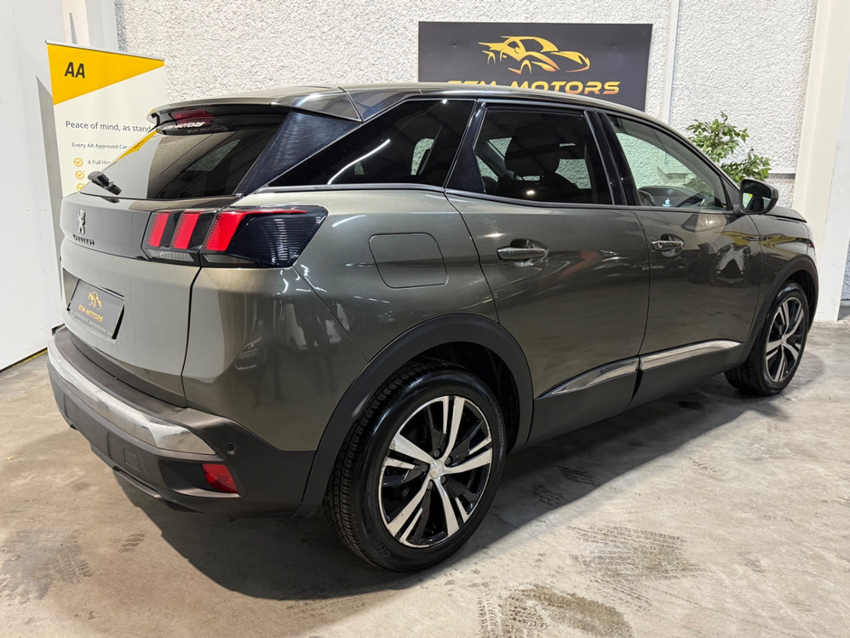 2018 Peugeot 3008 - image 6