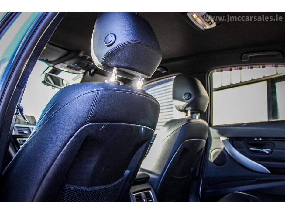 2016 BMW 3 Series - image 24