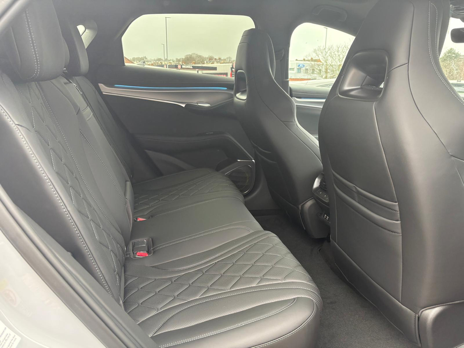 2026 BYD Sealion 7 - image 7