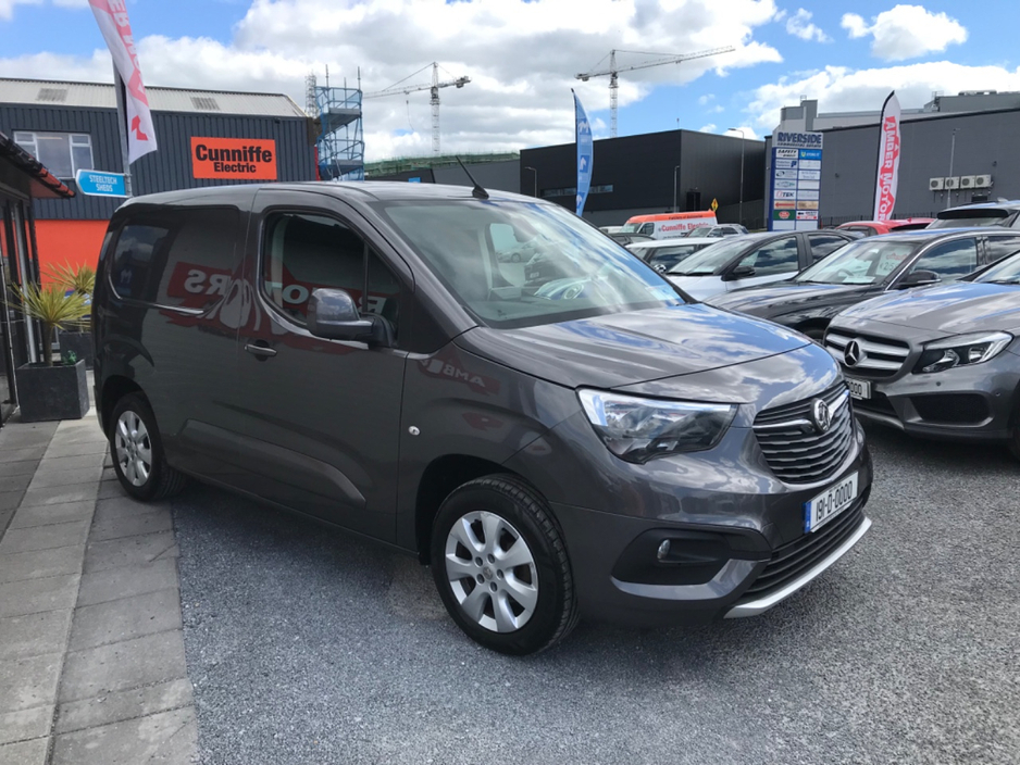 2019 Vauxhall Combo - image 5