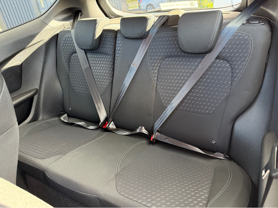 2018 Ford Fiesta - image 5