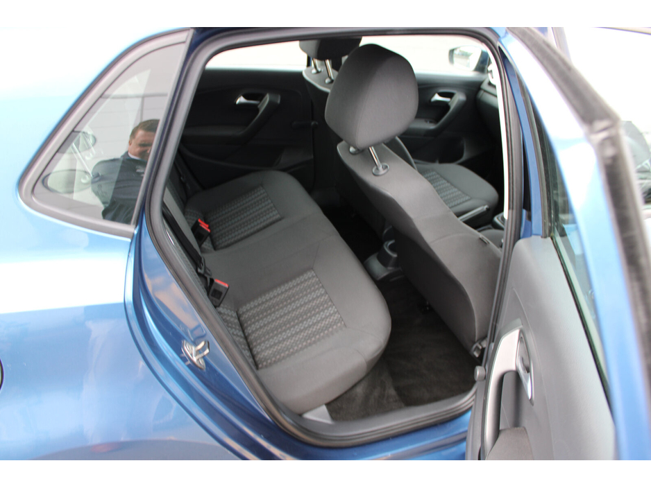 2016 Volkswagen Polo - image 11