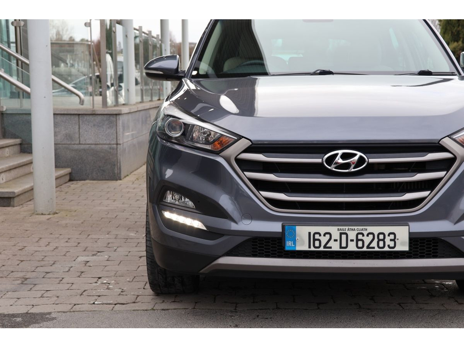 2016 Hyundai Tucson - image 3