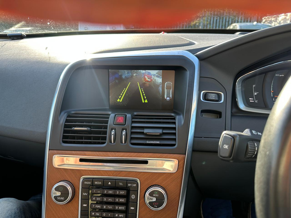 2016 Volvo XC60 - image 16