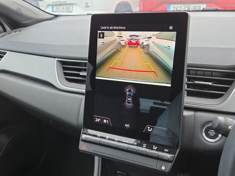 2025 Renault Captur - image 12