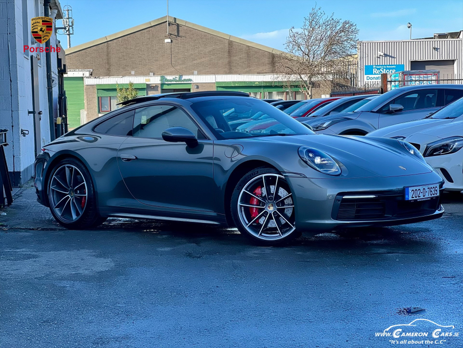 2020 Porsche 911 CARRERA 4SPEED Aventurine Green Metallic €144,950