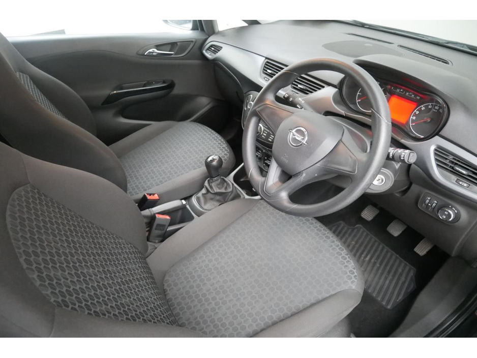 2018 Opel Corsa - image 13