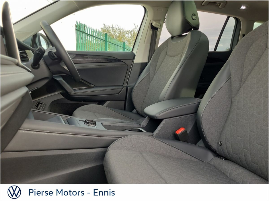 2025 Volkswagen Tayron - image 7